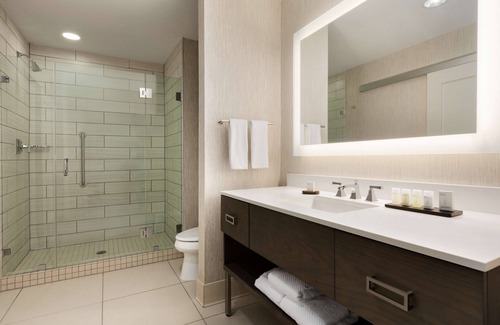 Brooks City Base Hotel | Embassy Suites by Hilton San Antonio Brooks Hotel & Spa