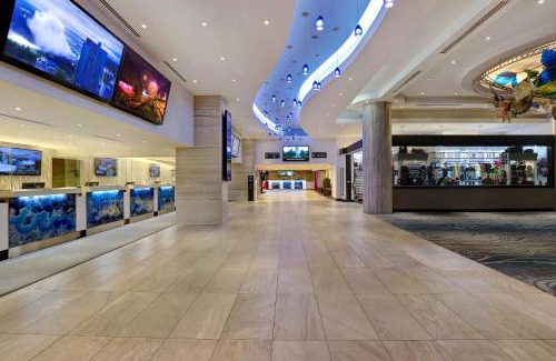 Fallsview Hotel | Embassy Suites by Hilton Niagara Falls/Fallsview