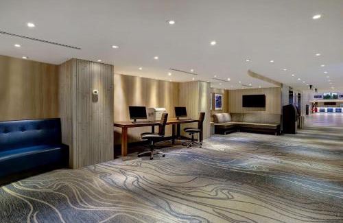Fallsview Hotel | Embassy Suites by Hilton Niagara Falls/Fallsview