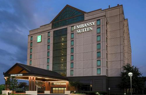 Lombard Hotel | Embassy Suites by Hilton Chicago Lombard