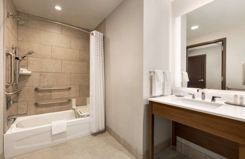 Denton Hotel | Embassy Suites by Hilton Denton Convention Center