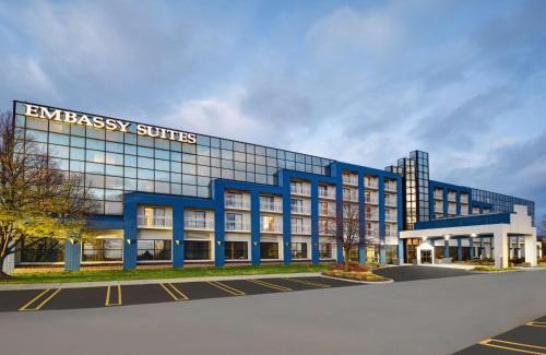 Livonia Hotel | Embassy Suites by Hilton Detroit - Livonia/Novi
