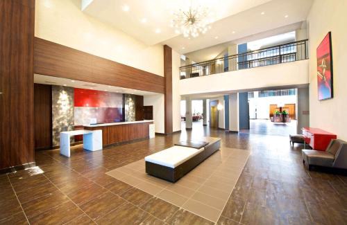 Livonia Hotel | Embassy Suites by Hilton Detroit - Livonia/Novi