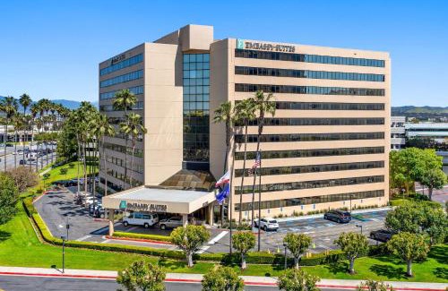 Irvine Business Complex Hotel | Embassy Suites by Hilton Irvine Orange County Airport