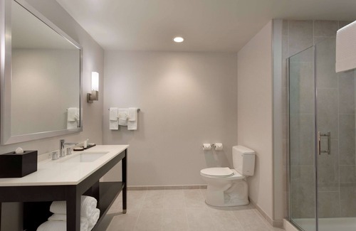 Olathe Hotel | Embassy Suites by Hilton Kansas City Olathe