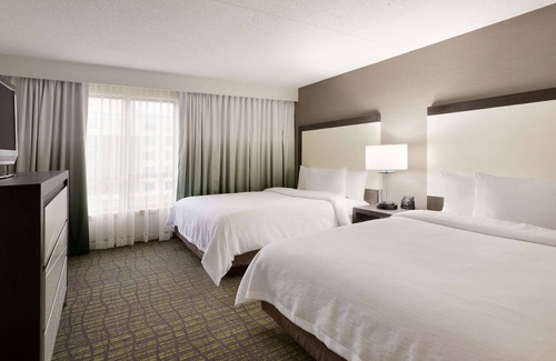 Yorkshire Hotel | Embassy Suites by Hilton Newark Wilmington South