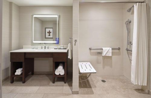 Kapolei Hotel | Embassy Suites By Hilton Oahu Kapolei - FREE Breakfast