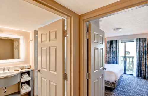 Downtown Orlando Hotel | Embassy Suites by Hilton Orlando Downtown