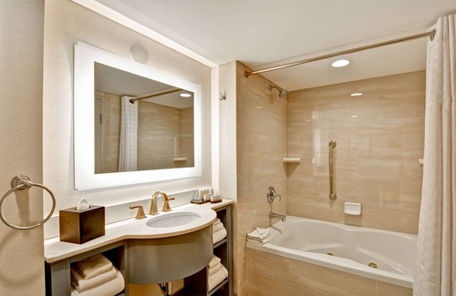 Downtown Orlando Hotel | Embassy Suites by Hilton Orlando Downtown