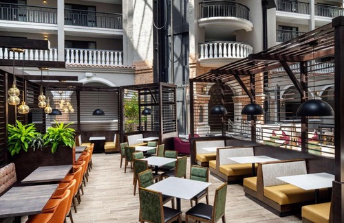 Altamonte Springs Hotel | Embassy Suites by Hilton Orlando North