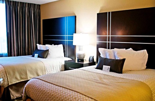 Bridgeton Hotel | Embassy Suites by Hilton St. Louis Airport