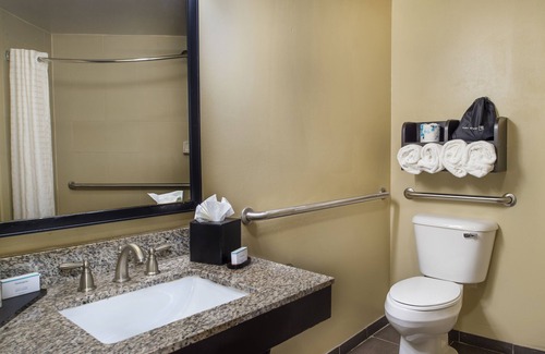 Bridgeton Hotel | Embassy Suites by Hilton St. Louis Airport