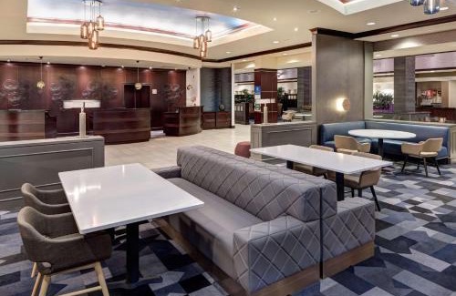 Tampa Hotel | Embassy Suites by Hilton Tampa Brandon