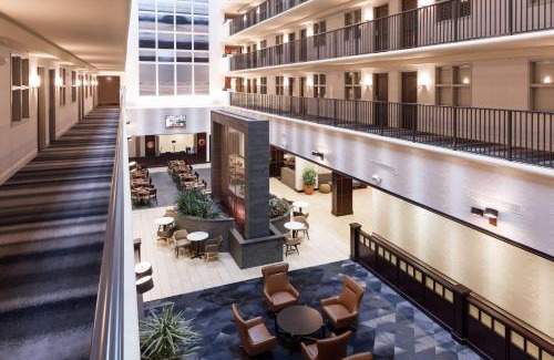Tampa Hotel | Embassy Suites by Hilton Tampa Brandon