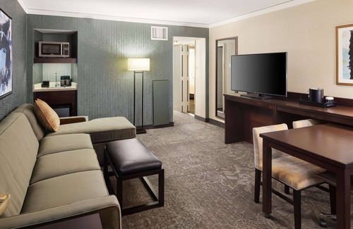 Tysons Hotel | Embassy Suites by Hilton Tysons Corner