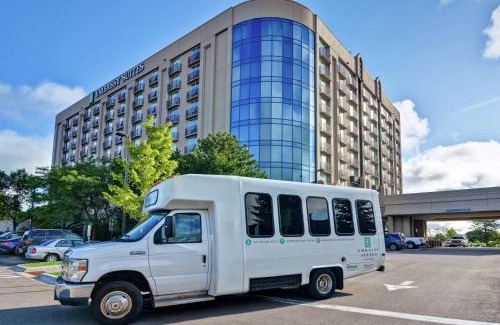 South Loop Hotel | Embassy Suites by Hilton Minneapolis Airport