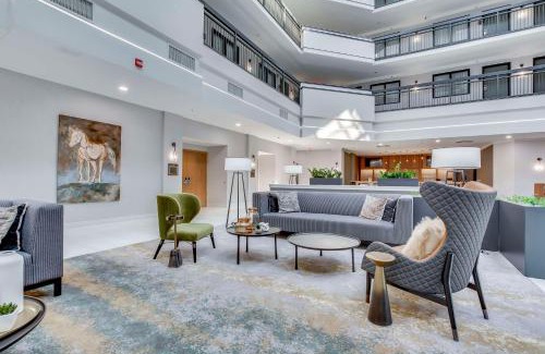 Lyndon Hotel | Embassy Suites by Hilton Louisville East
