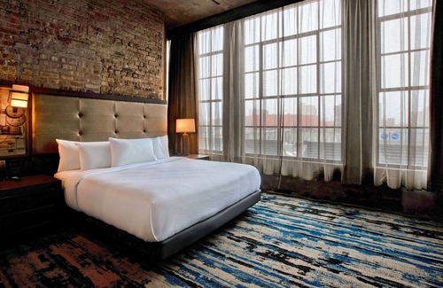 Downtown Hotel | Embassy Suites by Hilton Rockford Riverfront
