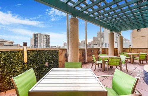 Houston Convention District Hotel | Embassy Suites Houston - Downtown