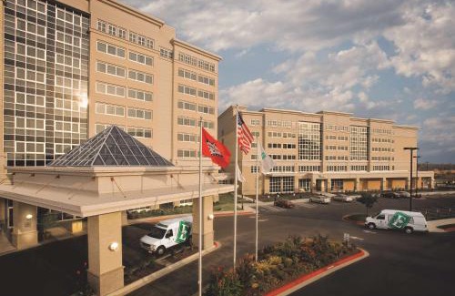 Rogers Hotel | Embassy Suites Northwest Arkansas - Hotel, Spa & Convention Center