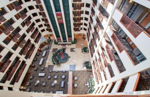 Rogers Hotel | Embassy Suites Northwest Arkansas - Hotel, Spa & Convention Center