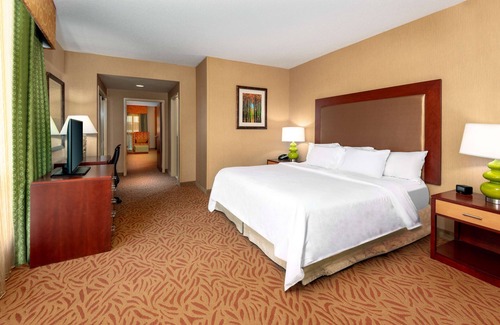 La Vista Hotel | Embassy Suites Omaha-La Vista/Hotel & Conference Center