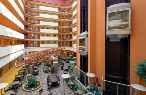La Vista Hotel | Embassy Suites Omaha- La Vista/Hotel & Conference Center