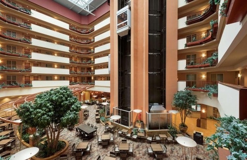 La Vista Hotel | Embassy Suites Omaha- La Vista/Hotel & Conference Center