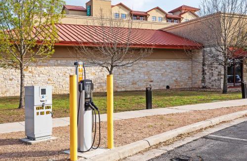 San Marcos Hotel | Embassy Suites San Marcos Hotel Conference Center