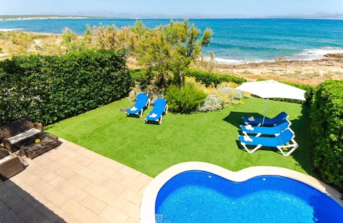 Urbanizacion S'Estanyol Villa | EMBAT - Seafront house with garden, pool and bbq.