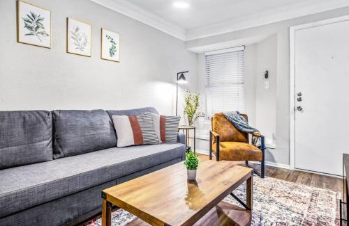 Brentwood Apartment | Embrace Austins Vibrant Heart Elegant 1BR Haven