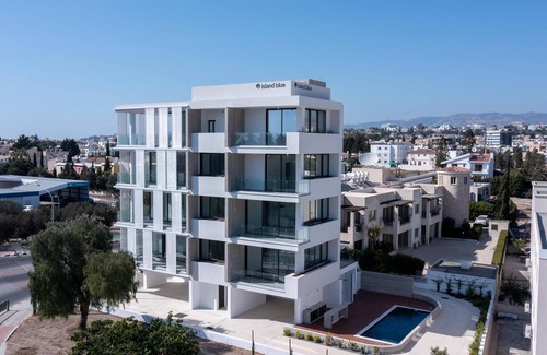 Universal Apartment | Emerald 301 2 BED - Two Bedroom Apartment, Sleeps 4