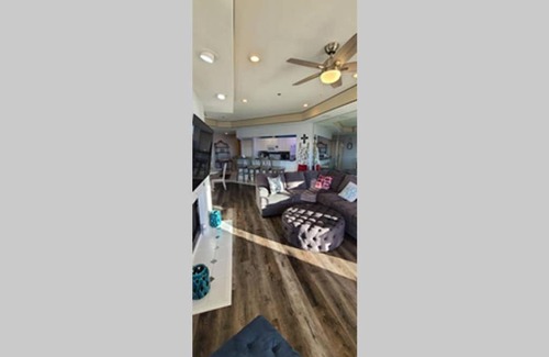 Lake Ozark Apartment | Emerald Bay 3br with boat slip