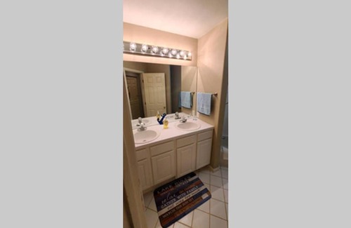 Lake Ozark Apartment | Emerald Bay 3br with boat slip