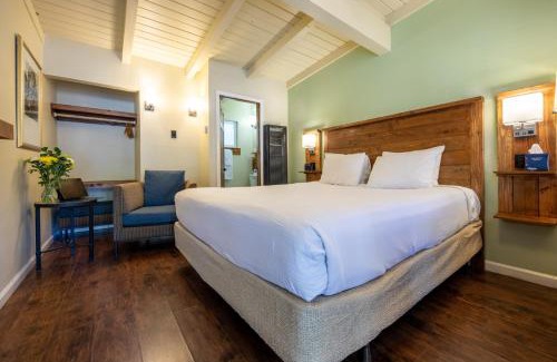 Tahoe Island Hotel | Emerald Bay Lodge