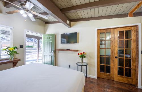 Tahoe Island Hotel | Emerald Bay Lodge