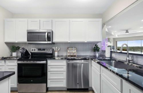 Lake Ozark House | Emerald Bay Oasis - Sleeps 6
