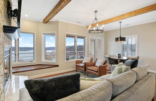 Lake Ozark Apartment | Emerald Bay Unit 1B