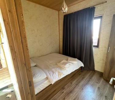 Bazaleti Apartment | Emerald Bazaleti