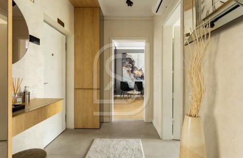 Sector 4 Apartment | Emerald by Kristal Collection