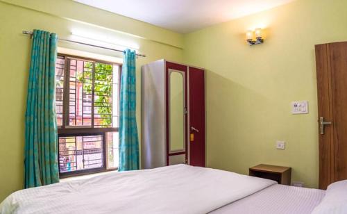 Ballygunge Apartment | Emerald By Olys Apartment