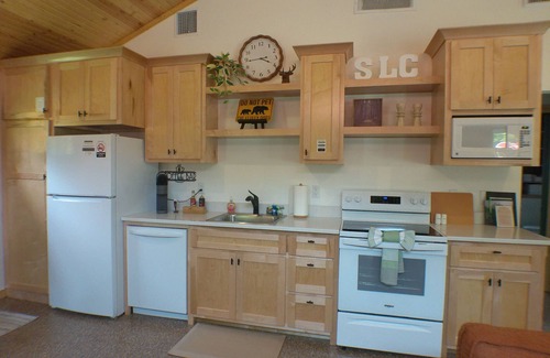 Hulbert Cabin | Emerald Cabin Retreat by Ft. Gibson Lake