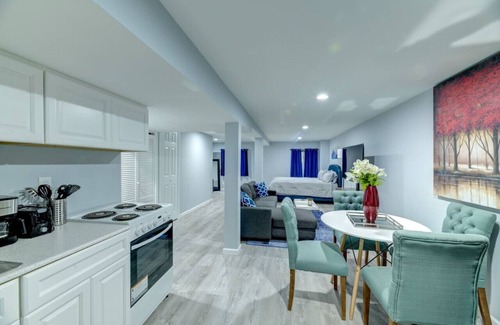 Fairlawn House | Emerald Escape Hilltop Home