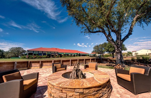 Carrollwood Resort | Emerald Greens Hotel Condo Resort