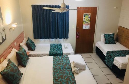 Emerald Hotel | Emerald Highlands Motel