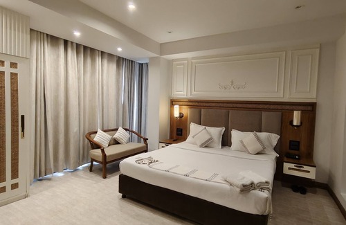 Aizawl Hotel | Emerald Hotel