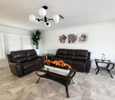 Bradenton House | Emerald House
