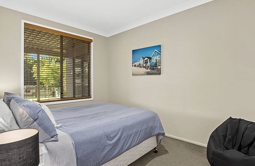 Emerald Beach Apartment | Emerald Hub 1 is one half of Emerald Hub, with its own entrance, kitchen, lounge room and bathroom