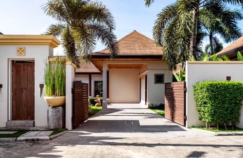 Rawai House | Emerald Pool Villa