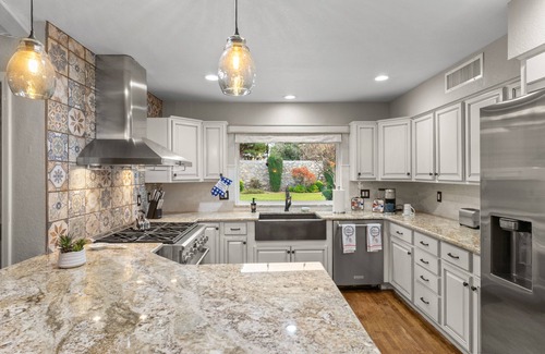 Biggs Field House | Emerald Rose! Serene home filled with love, beauty, peace around every corner.